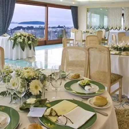 Le Querce Sea Thermae & 4* イスキア島
