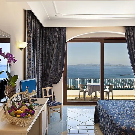 Le Querce Sea Thermae & فندق