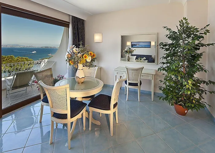 Le Querce Sea Thermae & 4* Ísquia