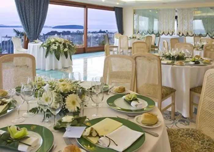 Le Querce Sea Thermae & 4* Ísquia